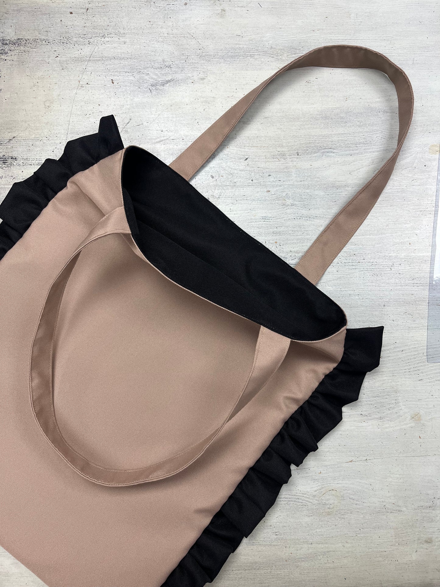 Tote bag com folhos na laterial
