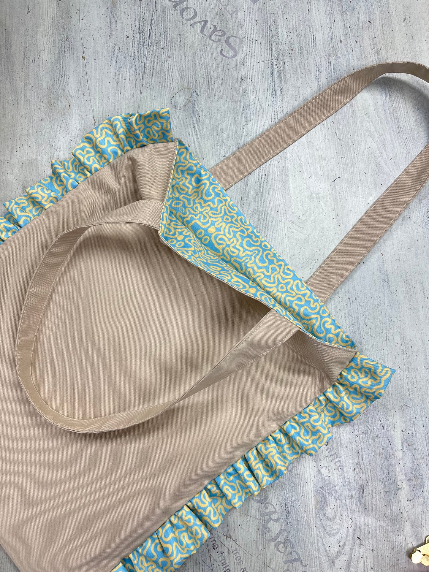 Tote bag com folhos na laterial
