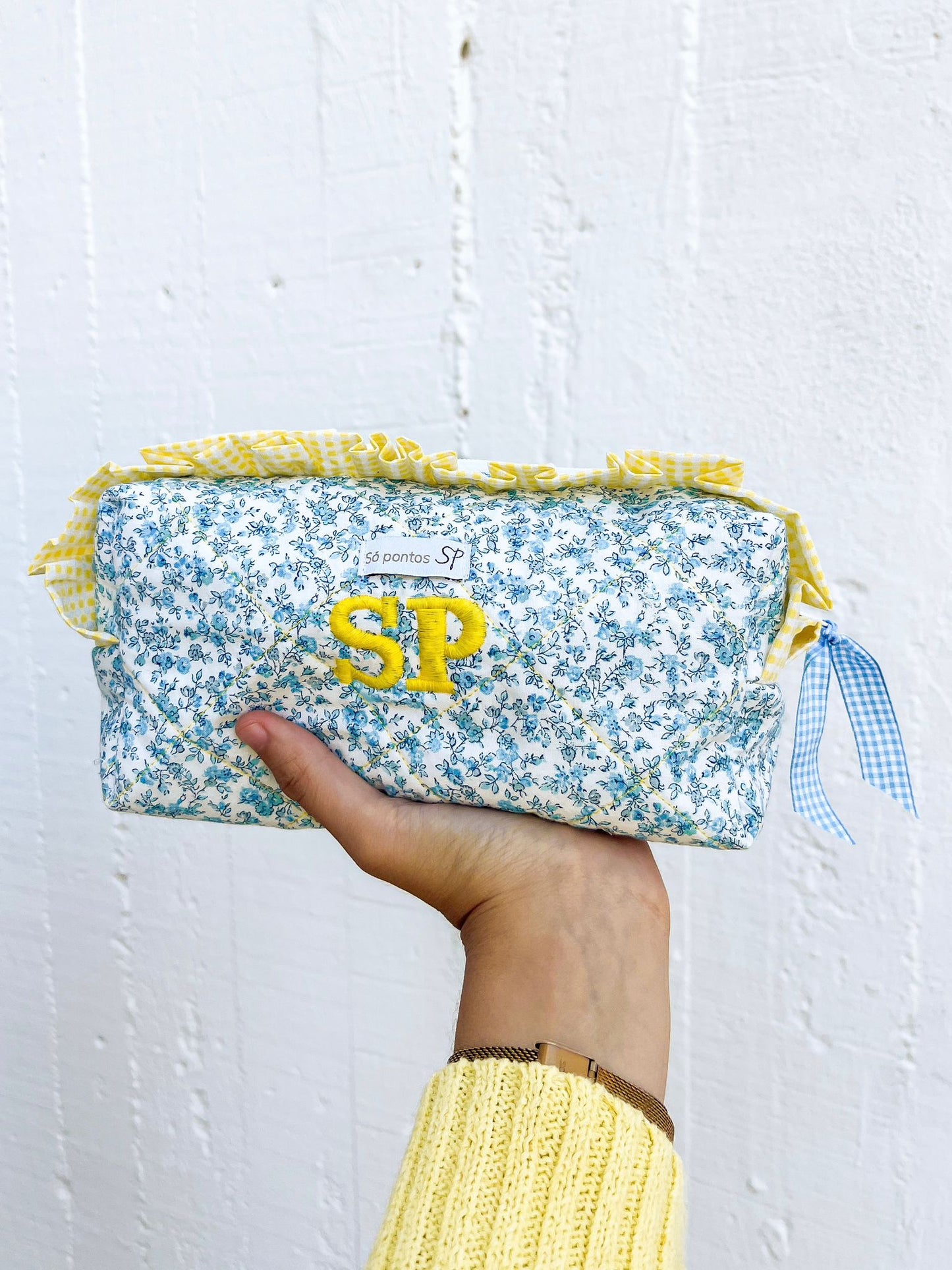 Necessaire com folhos