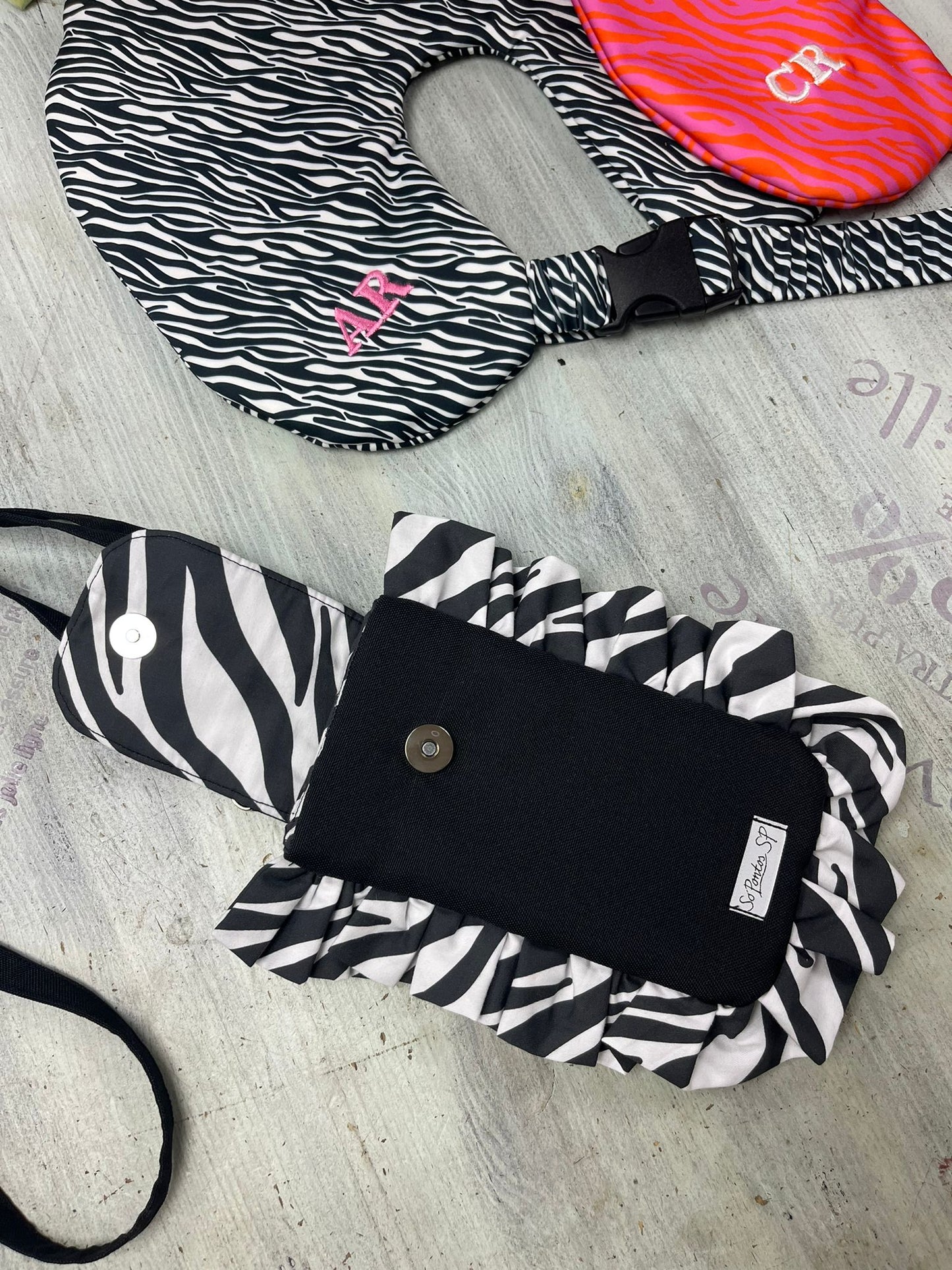 Bolsa dupla para telemovel com folhos
