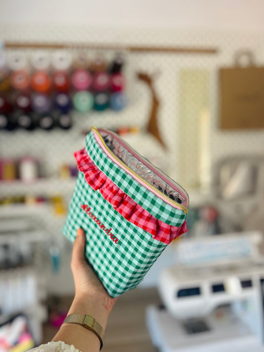 Necessaire térmica com folhos