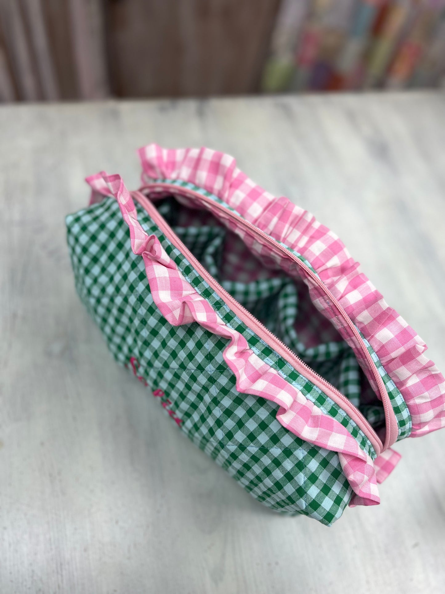 Necessaire com folhos