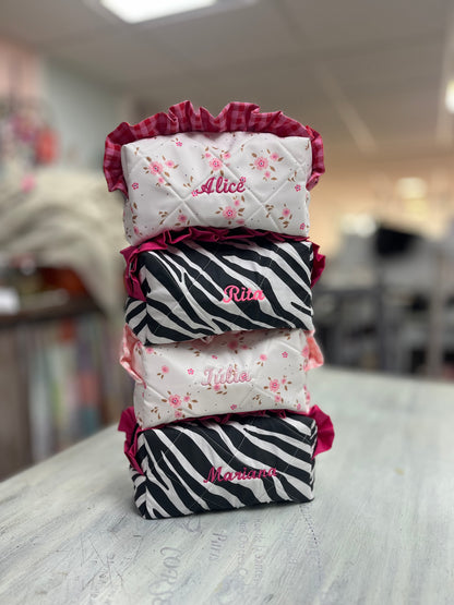 Necessaire com folhos