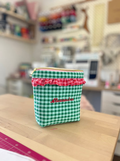 Necessaire térmica com folhos