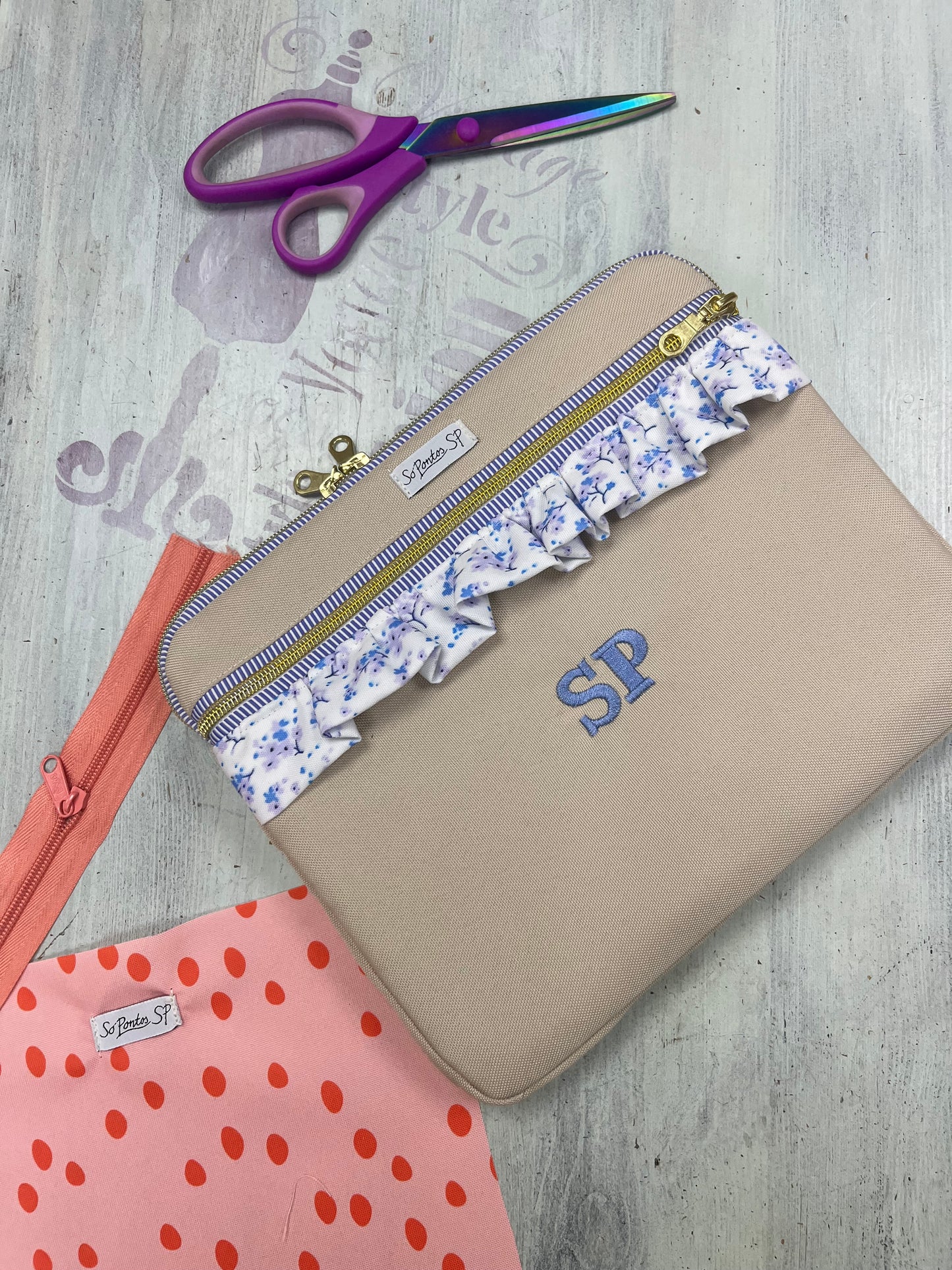 Bolsa para portátil / tablet com fecho frontal