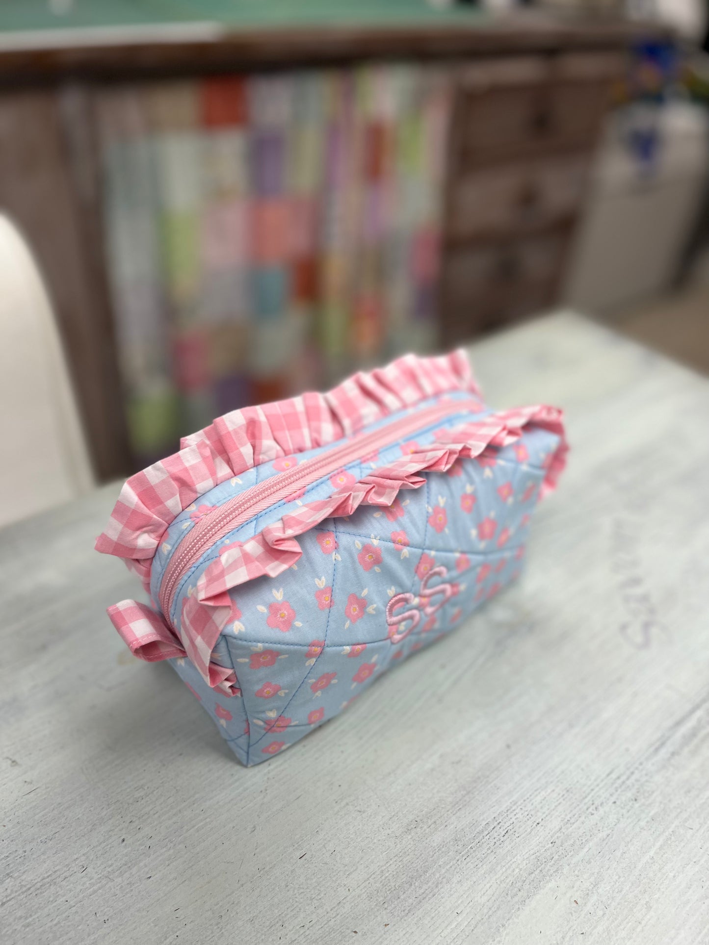 Necessaire com folhos