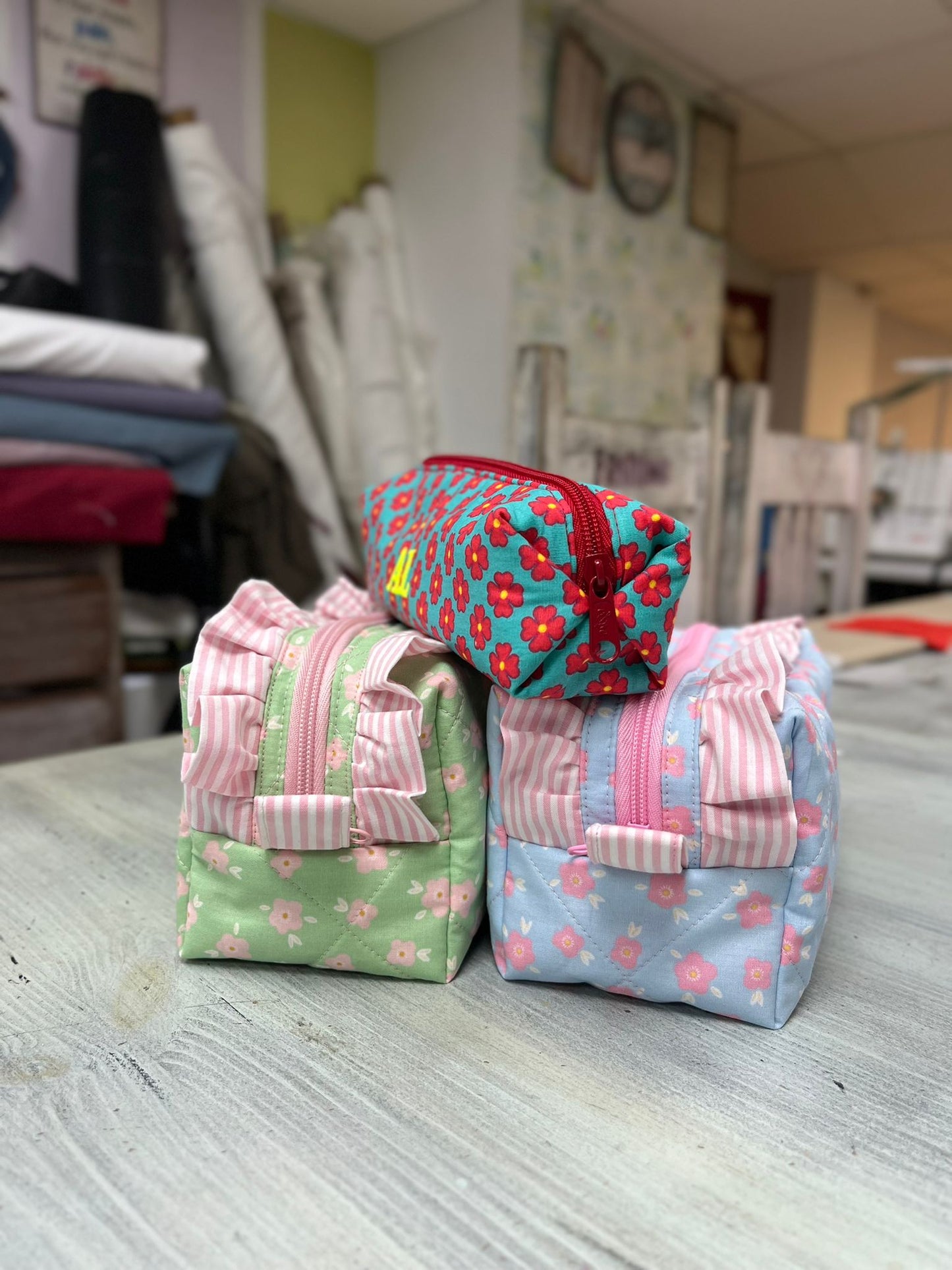 Necessaire com folhos